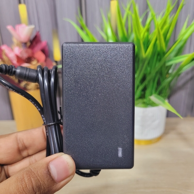 12.6V 3A Li-ion Battery Charger Smart Fast Charging Adapter for 3S 11.1V 12V Lithium Battery Pack_img_1