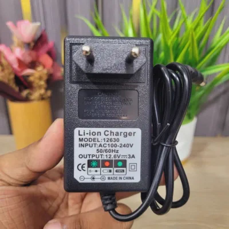 12.6V 3A Li-Ion Battery Charger for 3S 11.1V / 12V Lithium Battery Pack