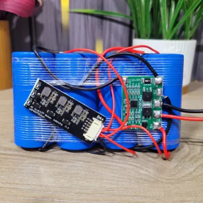 12V 5Ah LiFePO4 Rechargeable Battery Pack | 15A BMS & 1.5A Active Balancer | Used Battery