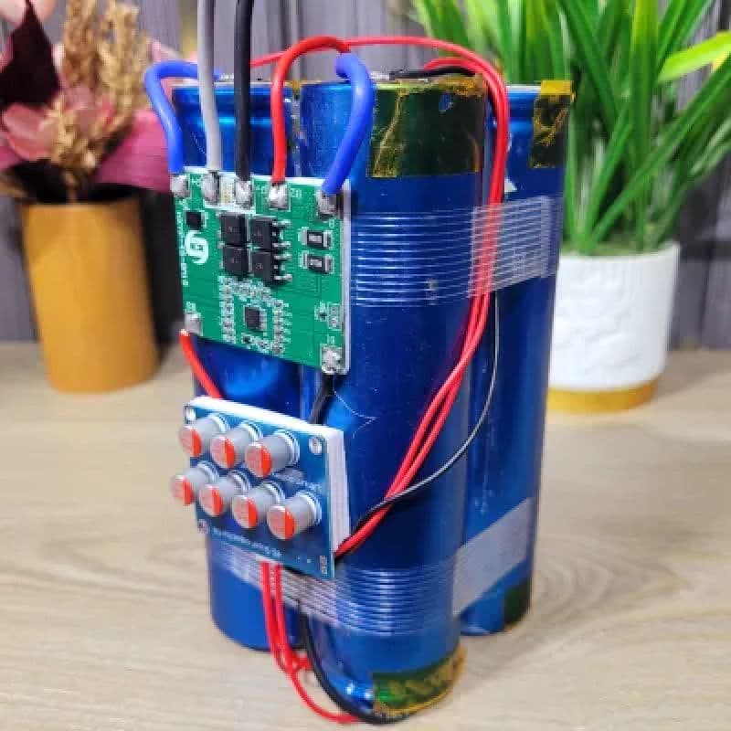 12V 17Ah Used LiFePO4 Battery Pack | Real Capacity 10Ah | 20A BMS & 6A Active Balancer